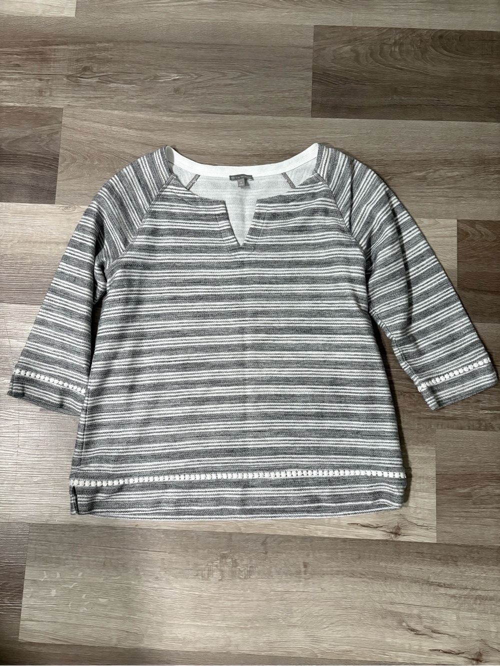 T by Talbots Women’s Medium Gray White Striped 3/4 Sleeve Pullover Top Cotton